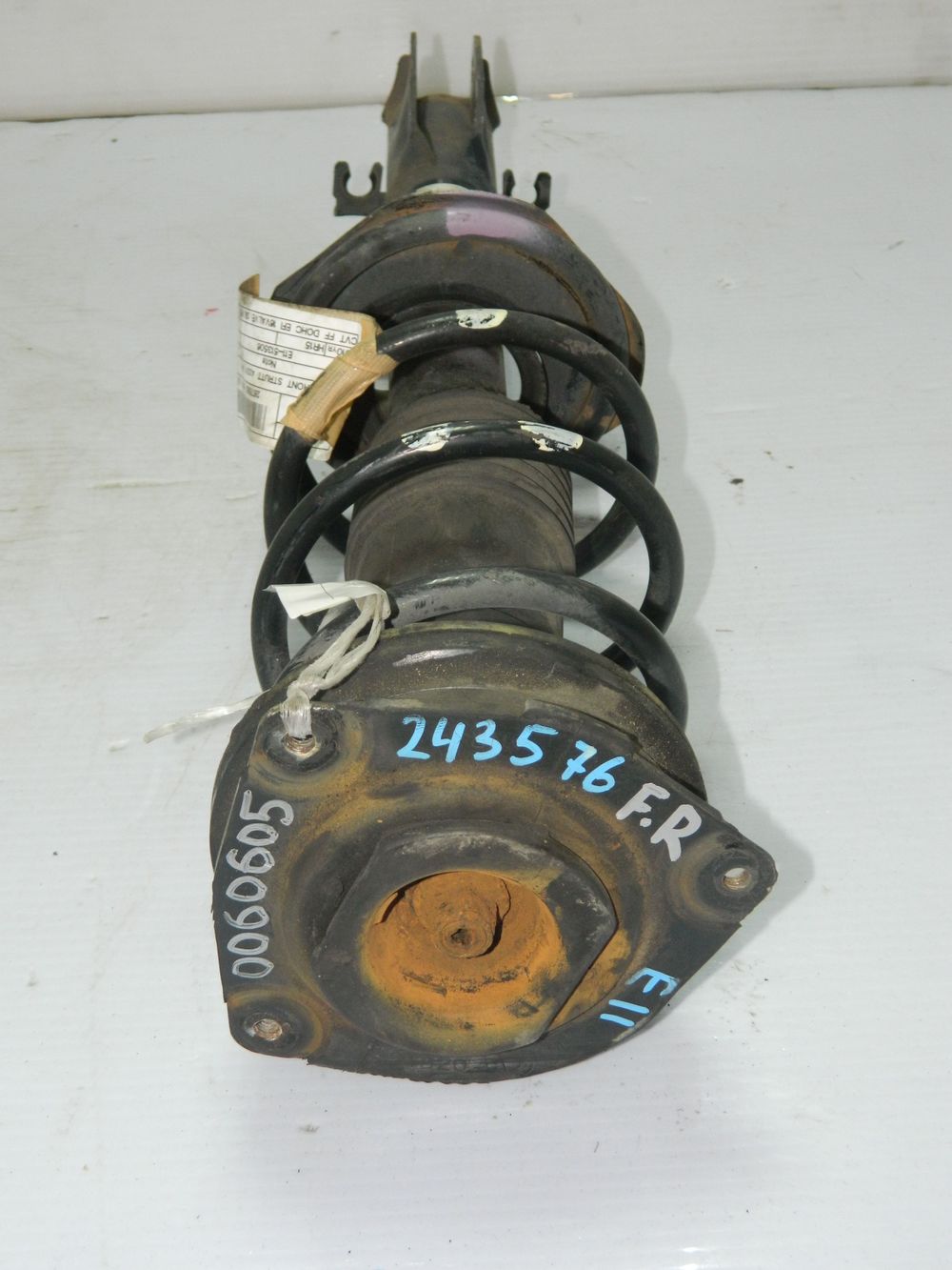 Стойка подвески NISSAN NOTE E11 Перед Прав (Кoнтрактный) 45992970