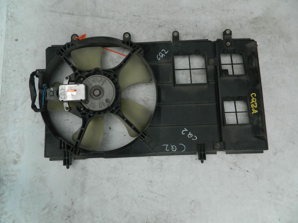 Диффузор радиатора MITSUBISHI DINGO CQ2A (Контрактный) 72355011