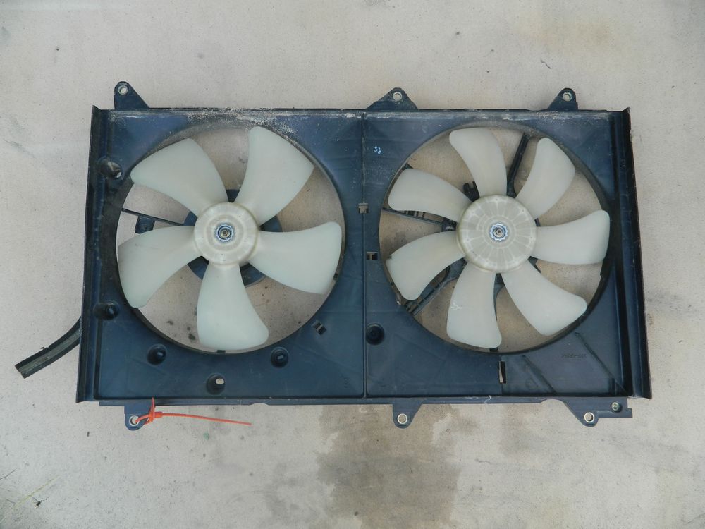 Диффузор радиатора TOYOTA VOXY AZR60 1AZFSE (Контрактный) 65243189