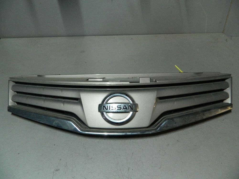 Решетка радиатора NISSAN NOTE E11 (Контрактный) 79773082