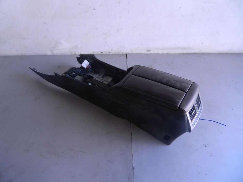 Консоль центральная (подлокотник) HYUNDAI EQUUS VI G6DJ (Б/У) 69838502