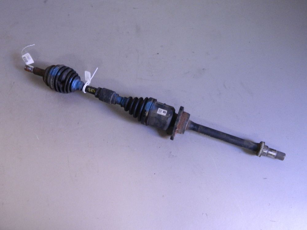Привод TOYOTA NOAH AZR60 Перед Прав (Контрактный) 68000044