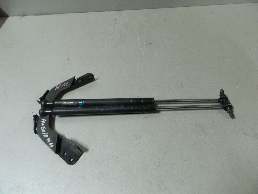 Амортизатор багажника NISSAN AWENIR W11 (Контрактный) 81532165