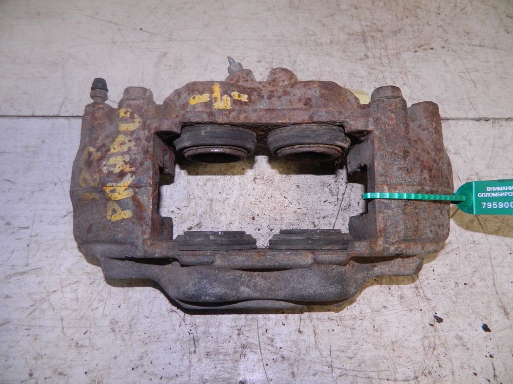Суппорт TOYOTA LAND CRUISER PRADO 120 Перед Лев (Контрактный) 79590018