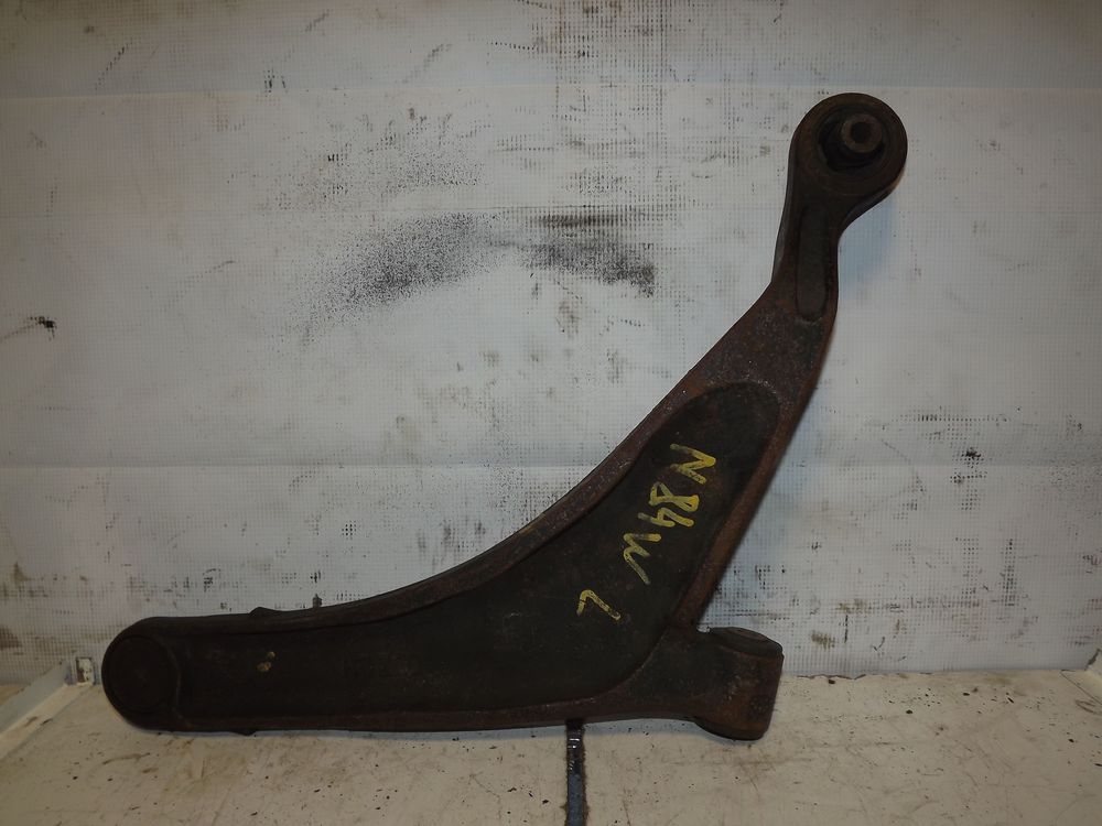 Рычаг подвески MITSUBISHI CHARIOT N84W Перед Лев (Контрактный) 45993431