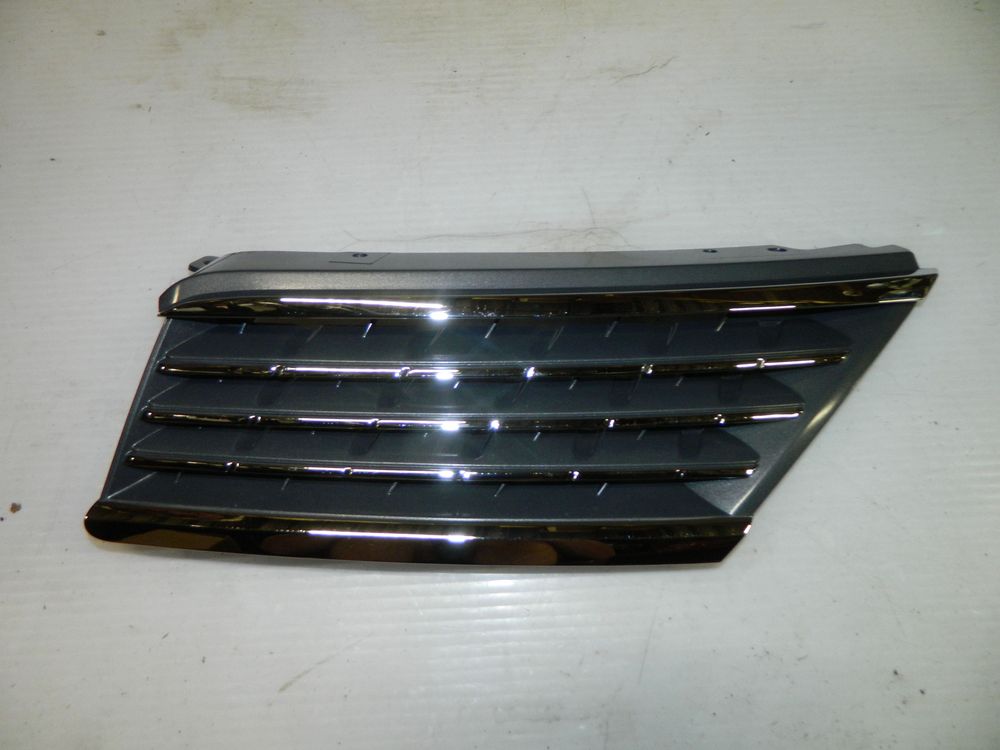 Решетка радиатора SAT STDTW50932 NISSAN Tiida