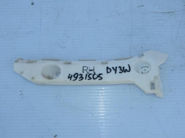 Крепление бампера MAZDA DEMIO DY3W Перед Прав (Контрактный) 4931505