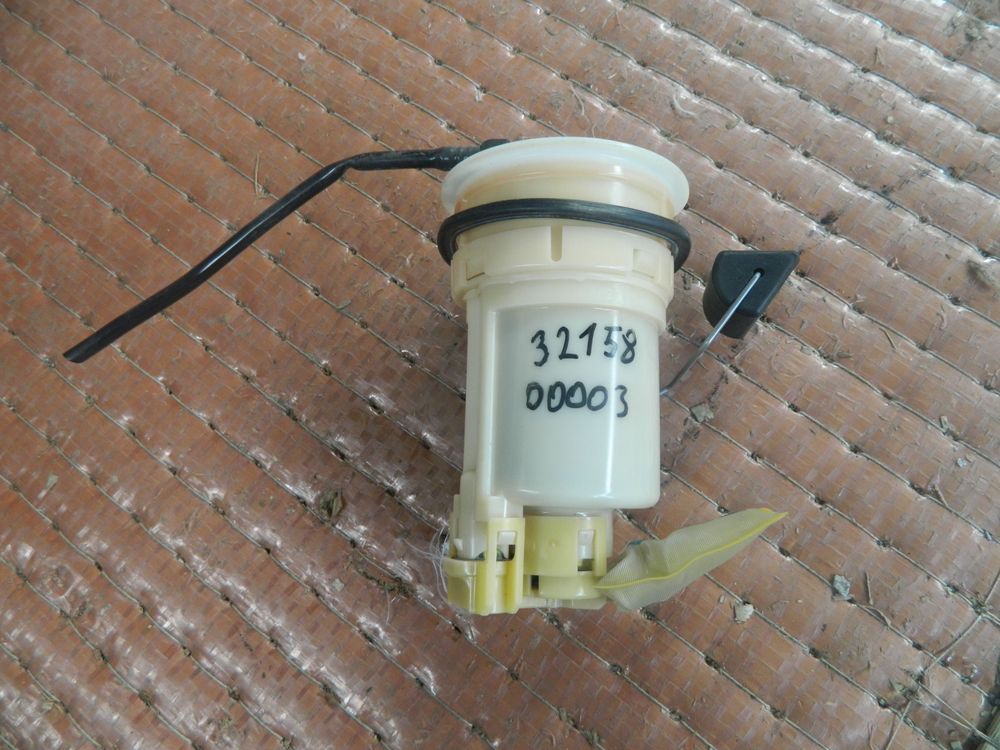Насос топливный TOYOTA CAMRY ACV30 (Контрактный) 3215800003