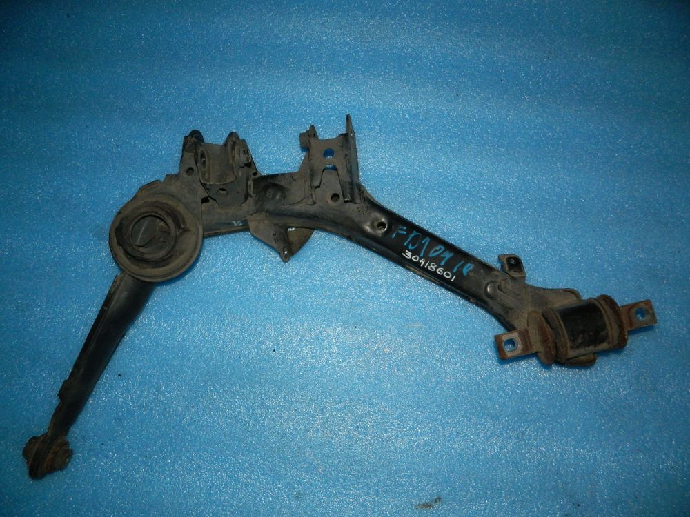 Рычаг подвески HONDA CIVIC FD1 Зад Лев (Контрактный) 30418601