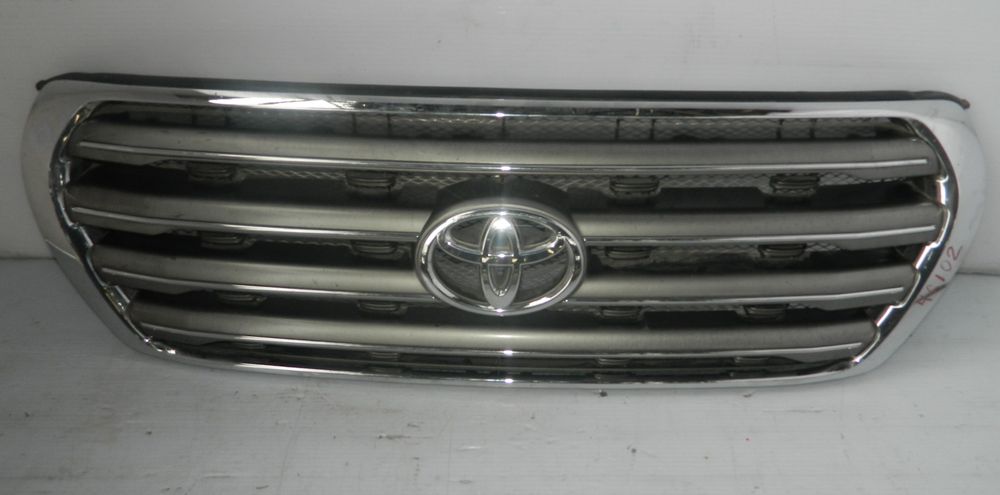 Решетка радиатора TOYOTA LAND CRUISER UZJ200 (Б/У)