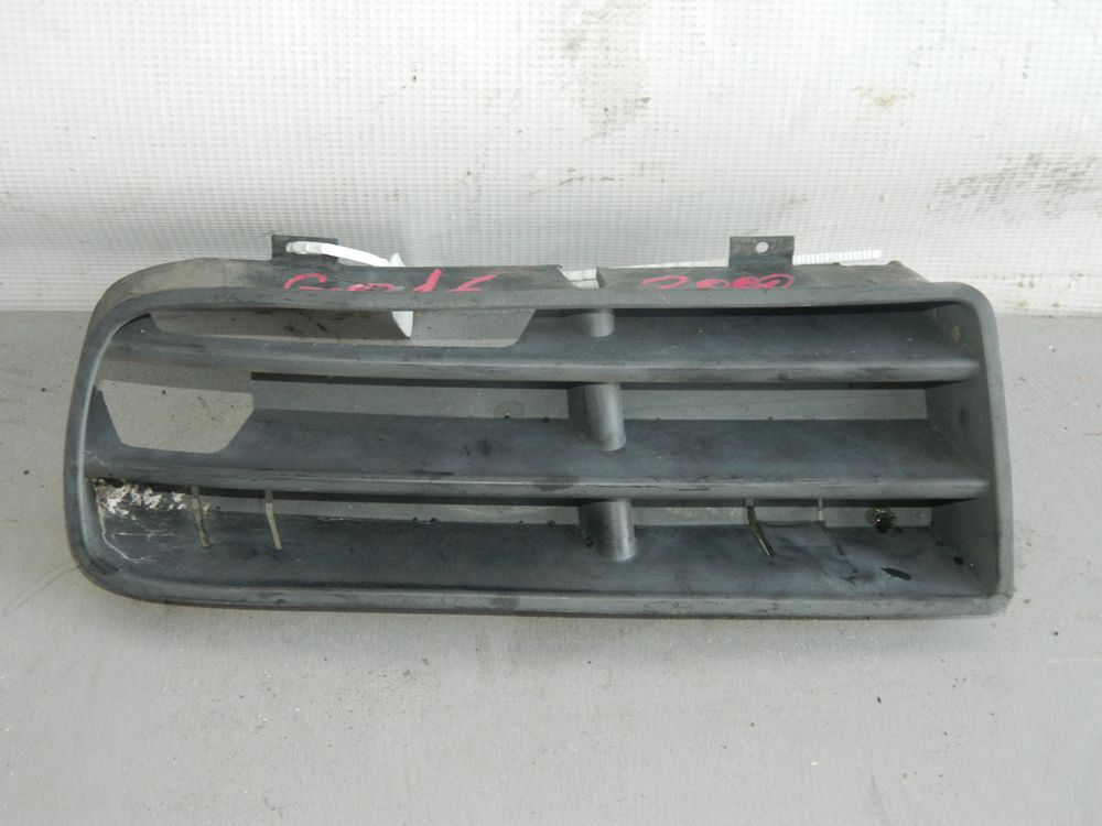 Заглушка бампера VOLKSWAGEN GOLF 1J1 Лев (Контрактный) 45976573