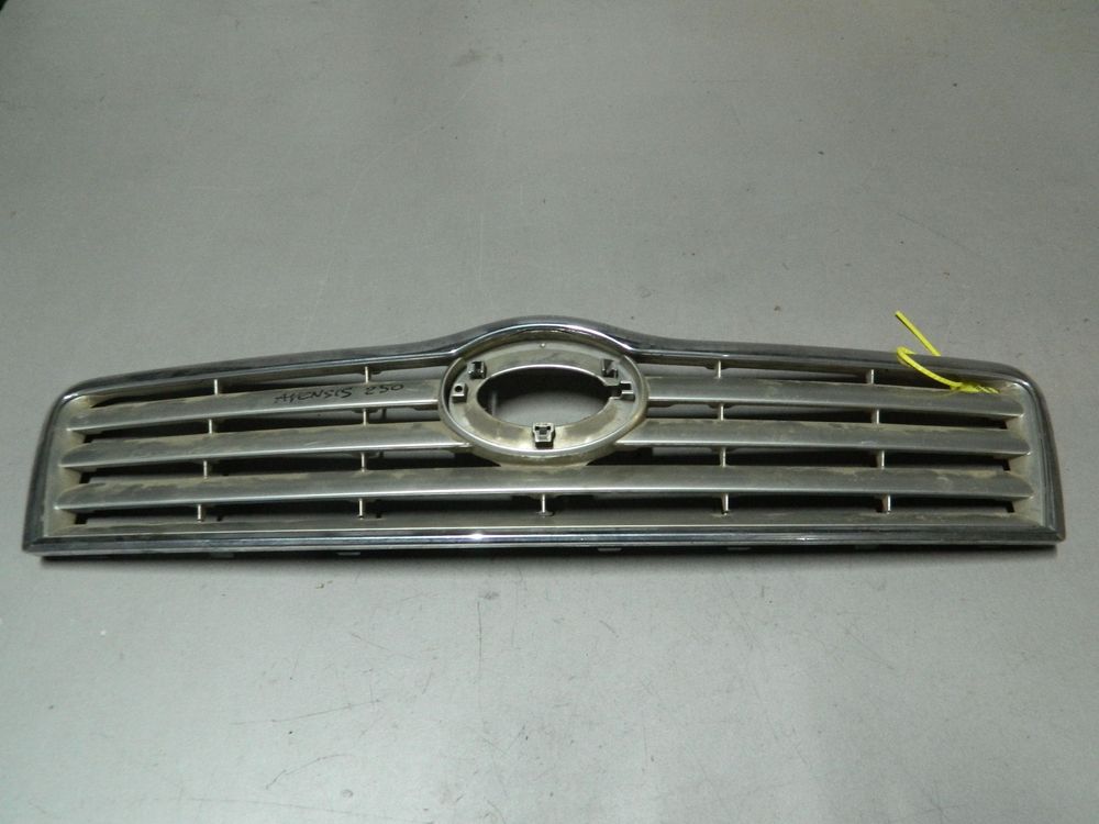 Решетка радиатора TOYOTA AVENSIS AZT250 (Контрактный) 79773328