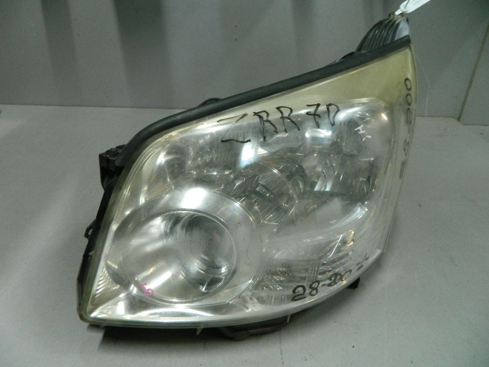 Фара TOYOTA NOAH ZRR70 Перед Лев 28200 (Контрактный) 03344633
