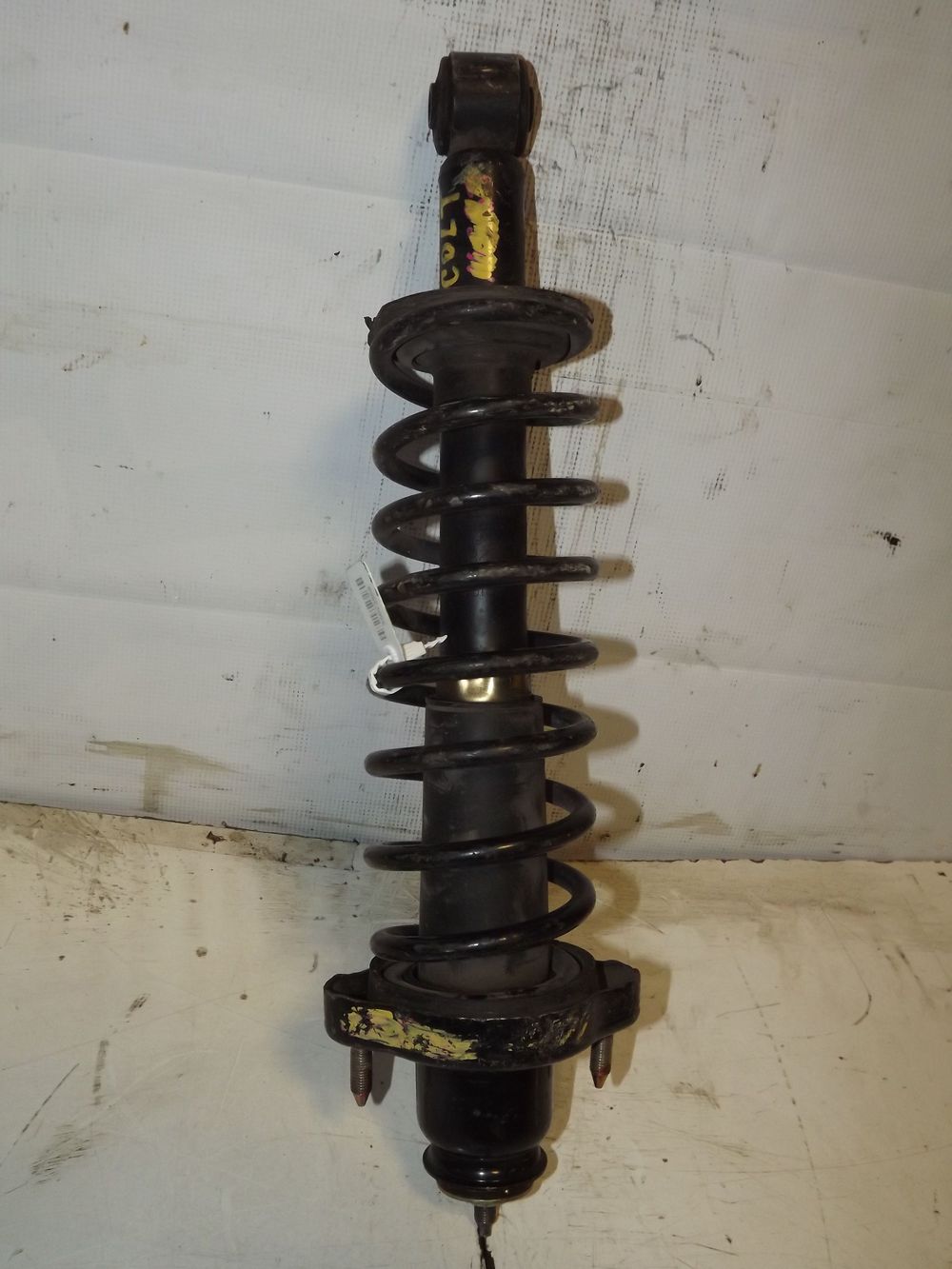Стойка подвески MITSUBISHI LANCER CS5W Зад (Контрактный) 35023558