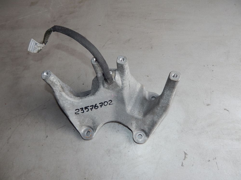 Кронштейн АКПП BMW 5-SERIES F10 (Контрактный) 23576702
