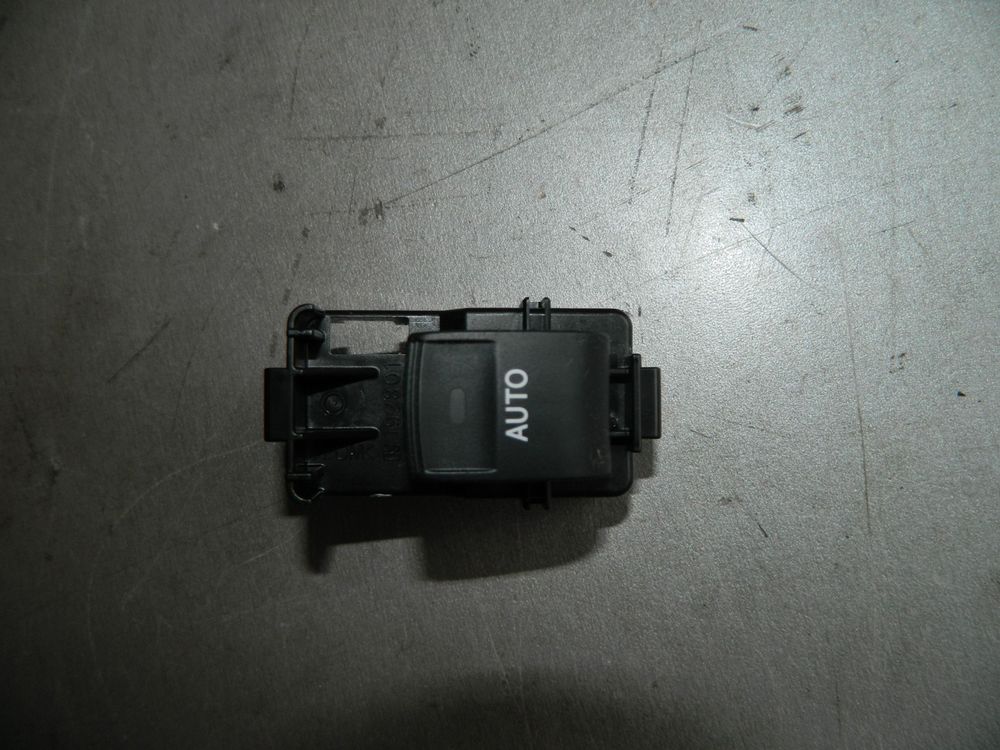 Кнопка стеклоподъемника TOYOTA CAMRY ACV40 Перед Лев (Контрактный) 334300055