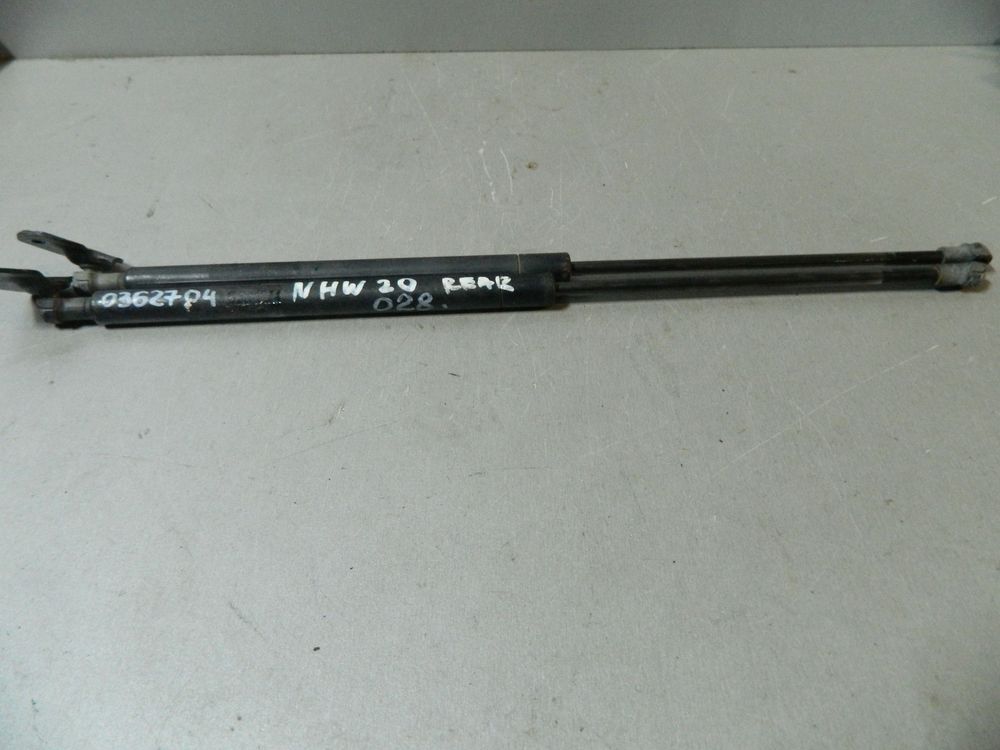 Амортизатор багажника TOYOTA PRIUS NHW20 (Кoнтрактный) 81528942