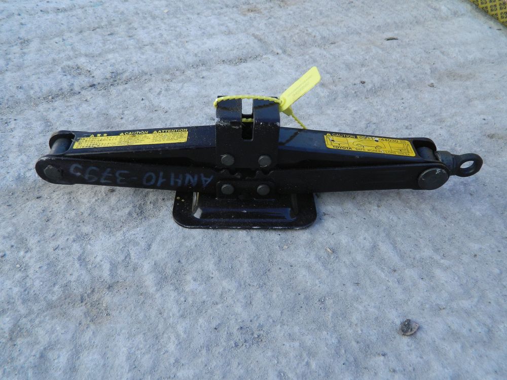 Домкрат TOYOTA 1100kg (Контрактный) 94599582