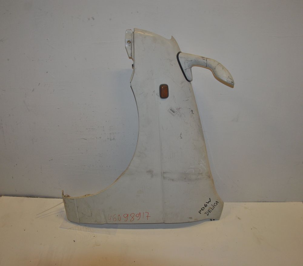 Крыло DAIHATSU TERIOS KID J111G Перед Лев (Контрактный) 46098917