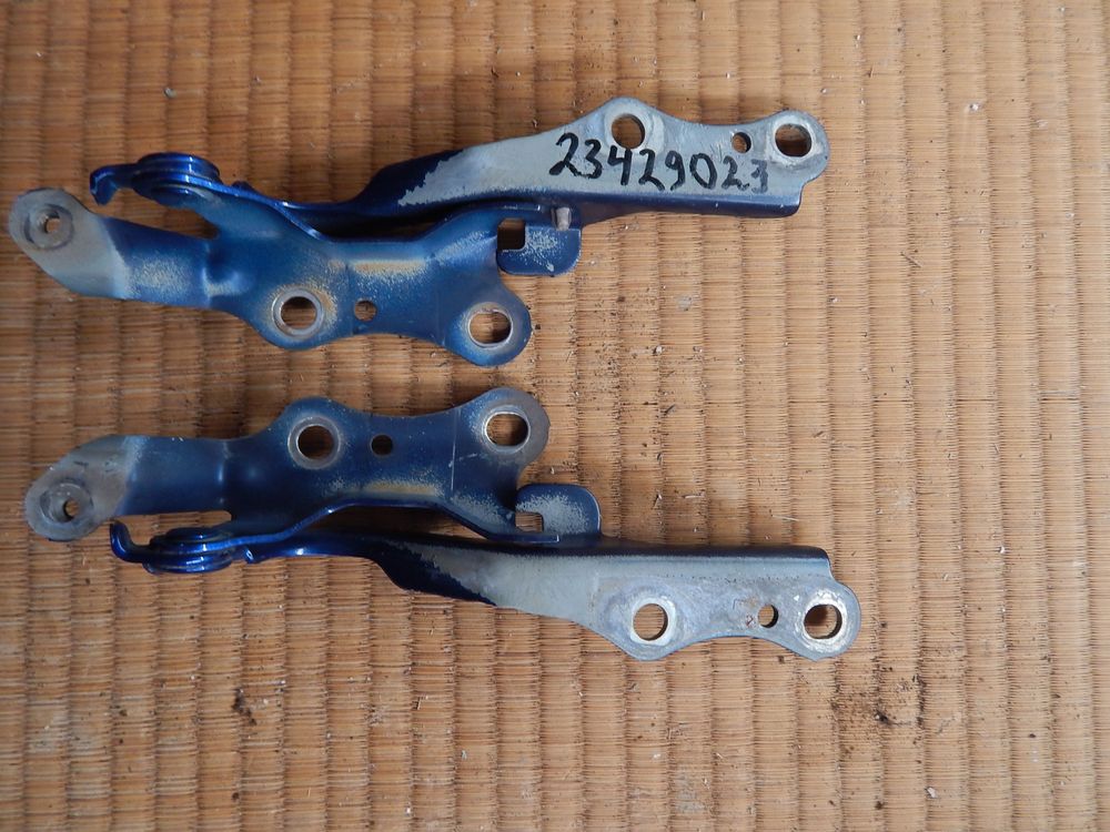 Петли капота Suzuki Escudo TDA4W (контрактный) 23429023