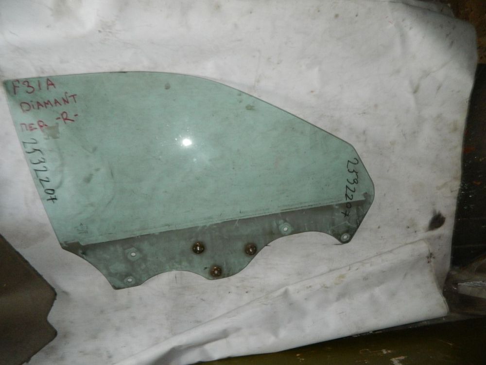 Стекло двери MITSUBISHI DIAMANTE F31A Перед. Прав (Контрактный) 2532207