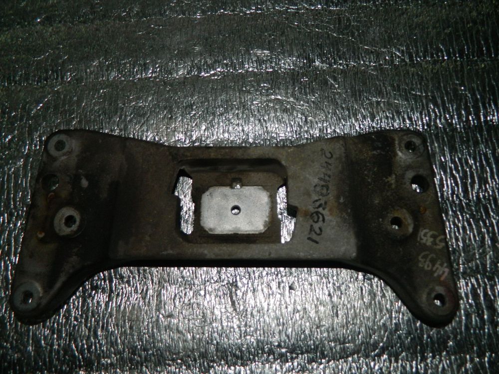 Кронштейн АКПП BMW 5-Series F10 N55B30A (Контрактный) 24493621