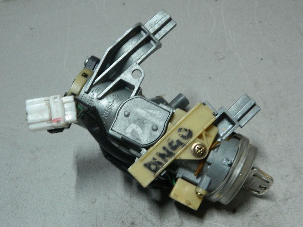 Замок зажигания MITSUBISHI DINGO CQ2A (Контрактный) 81528813