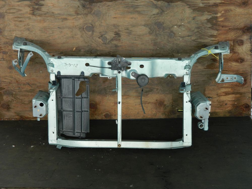 Рамка радиатора TOYOTA PLATZ NCP12 (Контрактный) 94584247
