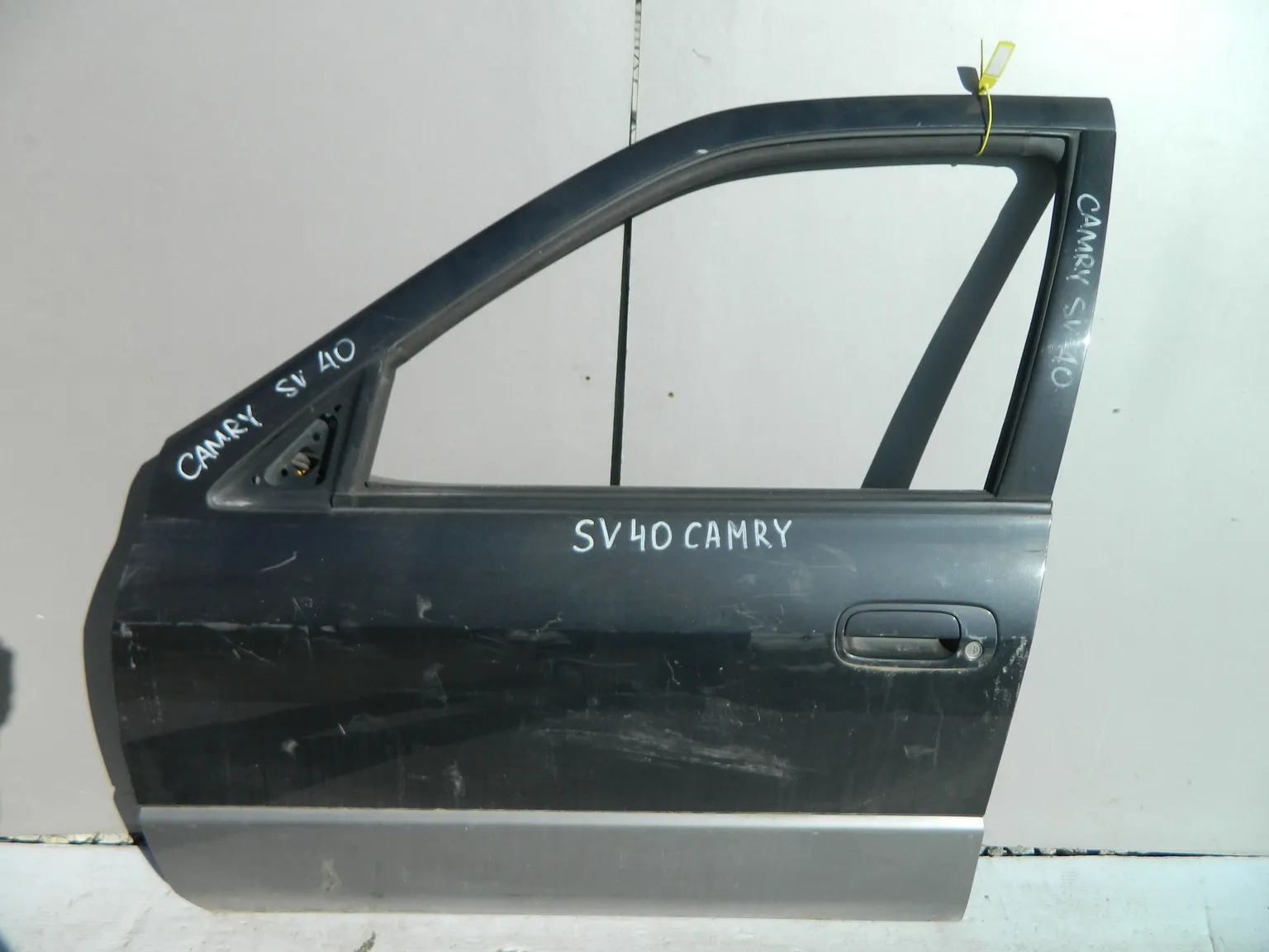 Дверь TOYOTA CAMRY SV40 Перед Лев (Контрактный) 40951384 6700232290