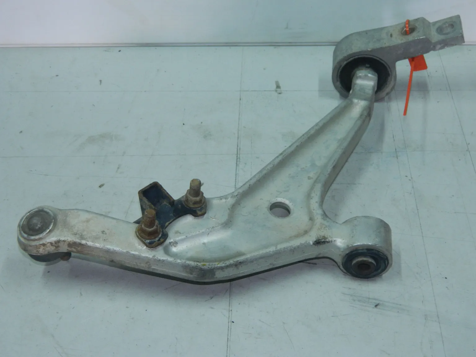 Рычаг подвески NISSAN X-TRAIL NT30 Перед Лев (Контрактный) 65243381