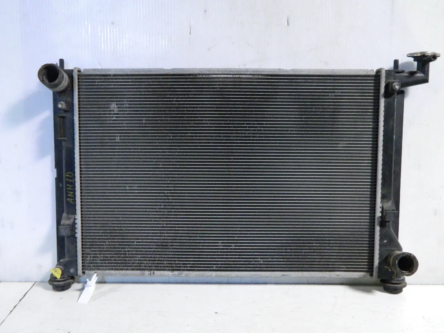 Радиатор ДВС TOYOTA ISIS ANM10 (Контрактный) 69586581