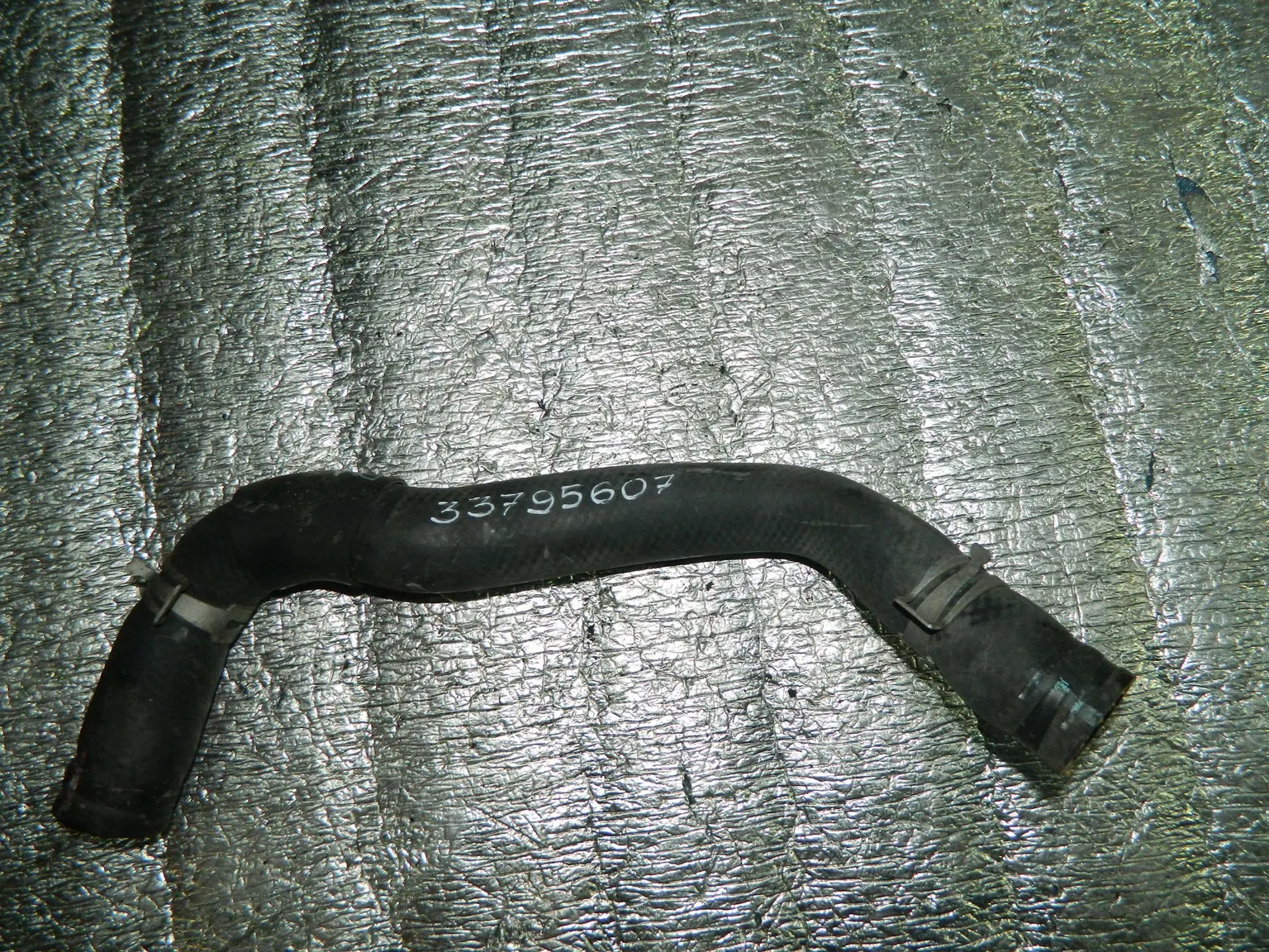 Патрубок системы охлаждения TOYOTA ALPHARD ANH10 2AZFE (Контрактный) 33795607