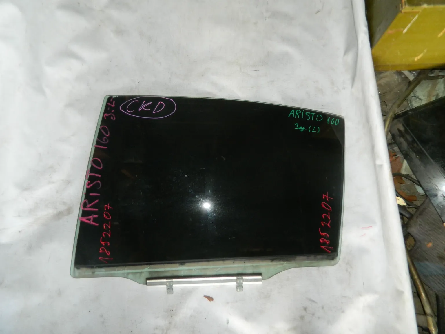 Стекло двери TOYOTA ARISTO 160 Задн. Лев (Контрактный) 1852207