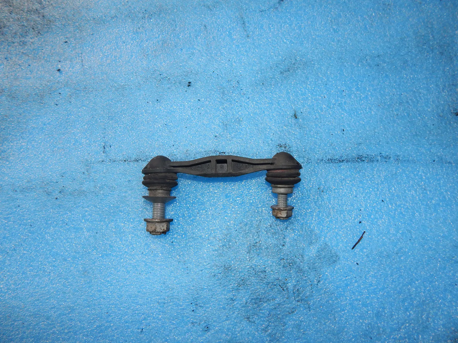 Стойка стабилизатора BMW 5-Series F10 Зад (Контрактный) 23576633