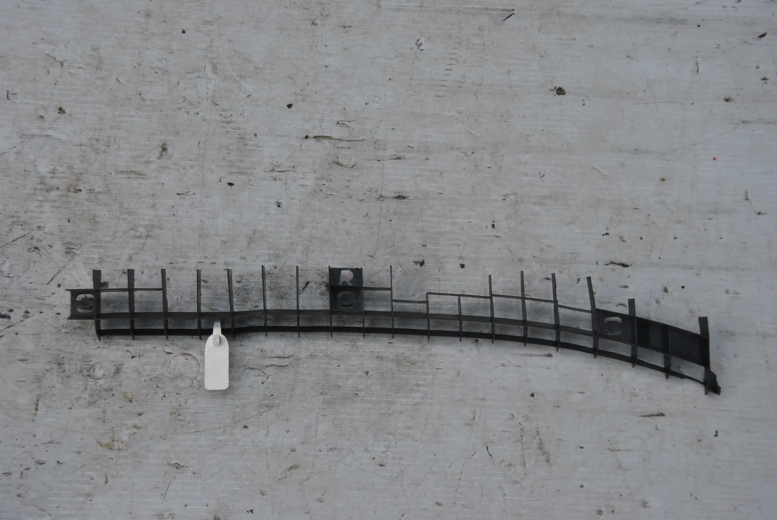 Крепление обшивки потолка TOYOTA COROLLA 120 Перед Прав (Б/У) 45992464