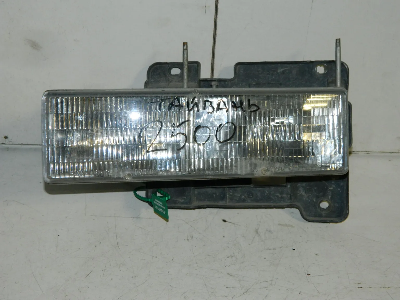 Фара CHEVROLET TAHOE GMT410 Перед Лев (Б/У) 79586982