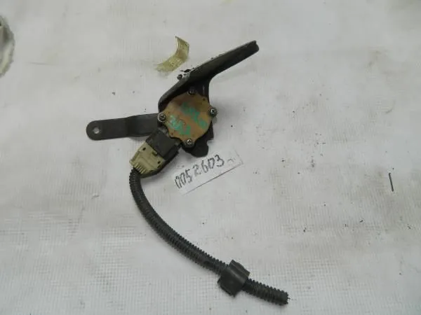 Датчик высоты дорожного просвета TOYOTA ALTEZZA SXE10 (Контрактный) 8940830110