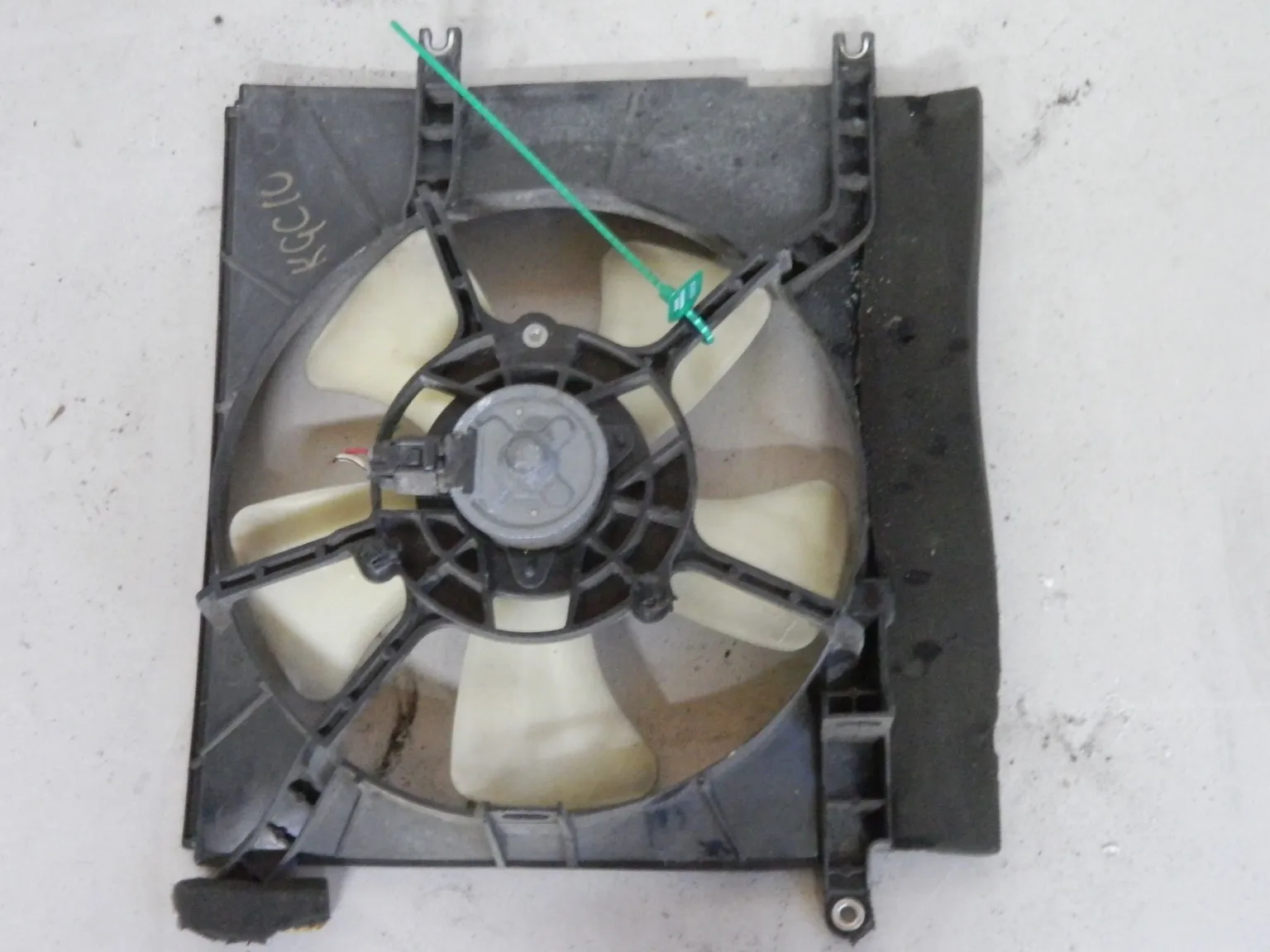 Диффузор радиатора TOYOTA PASSO KGC10 (Контрактный) 81540106