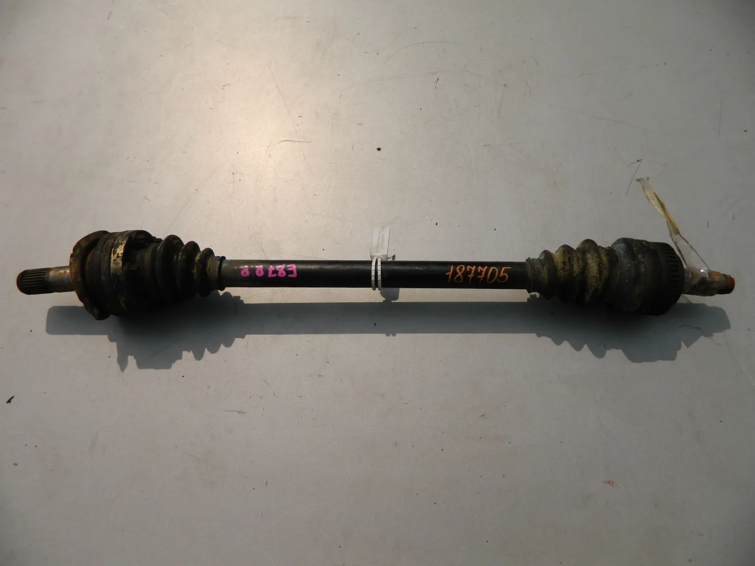 Привод BMW 1-SERIES E87 Зад Прав (Контрактный) 69586541