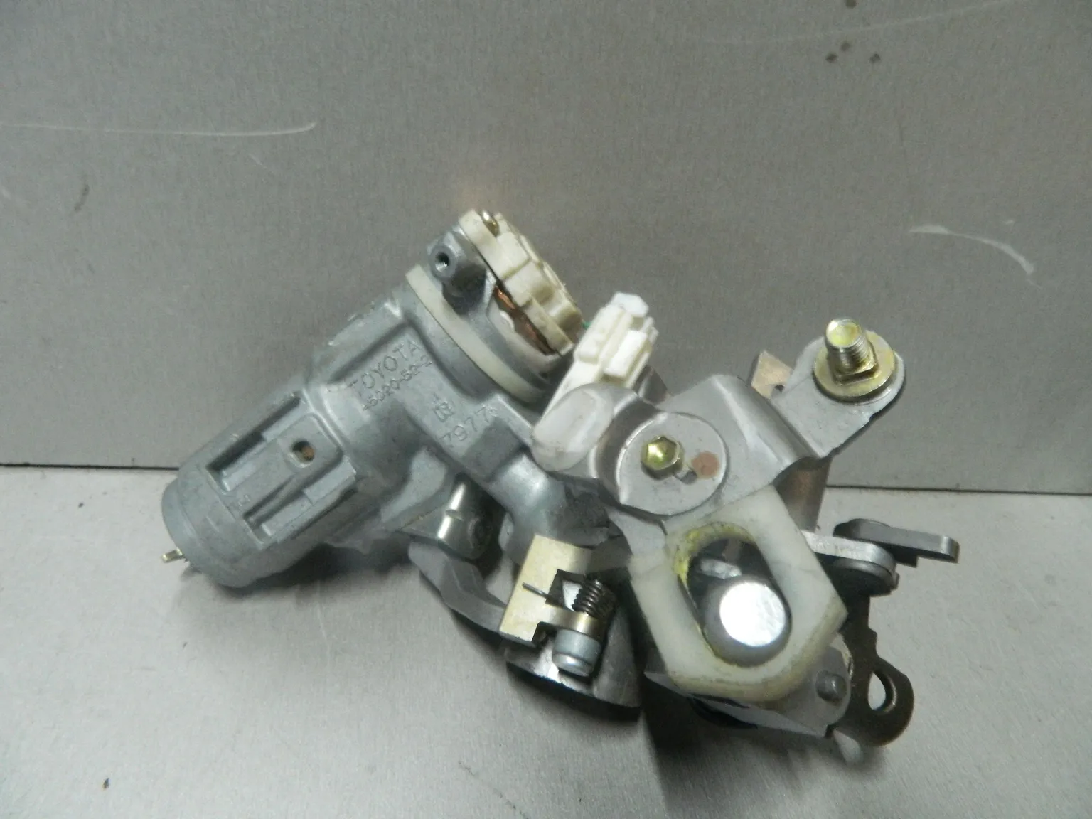 Замок зажигания TOYOTA BB NCP30 (Контрактный) 81532293