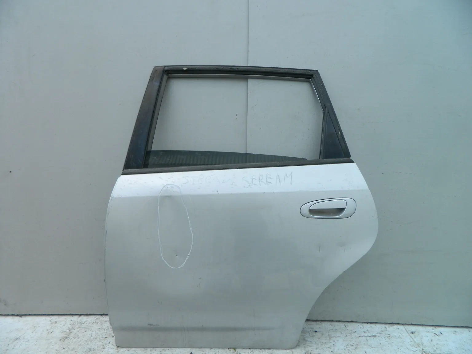 Дверь HONDA STREAM RN3 Зад Лев (Контрактный) 40951283 67550S7A020ZZ