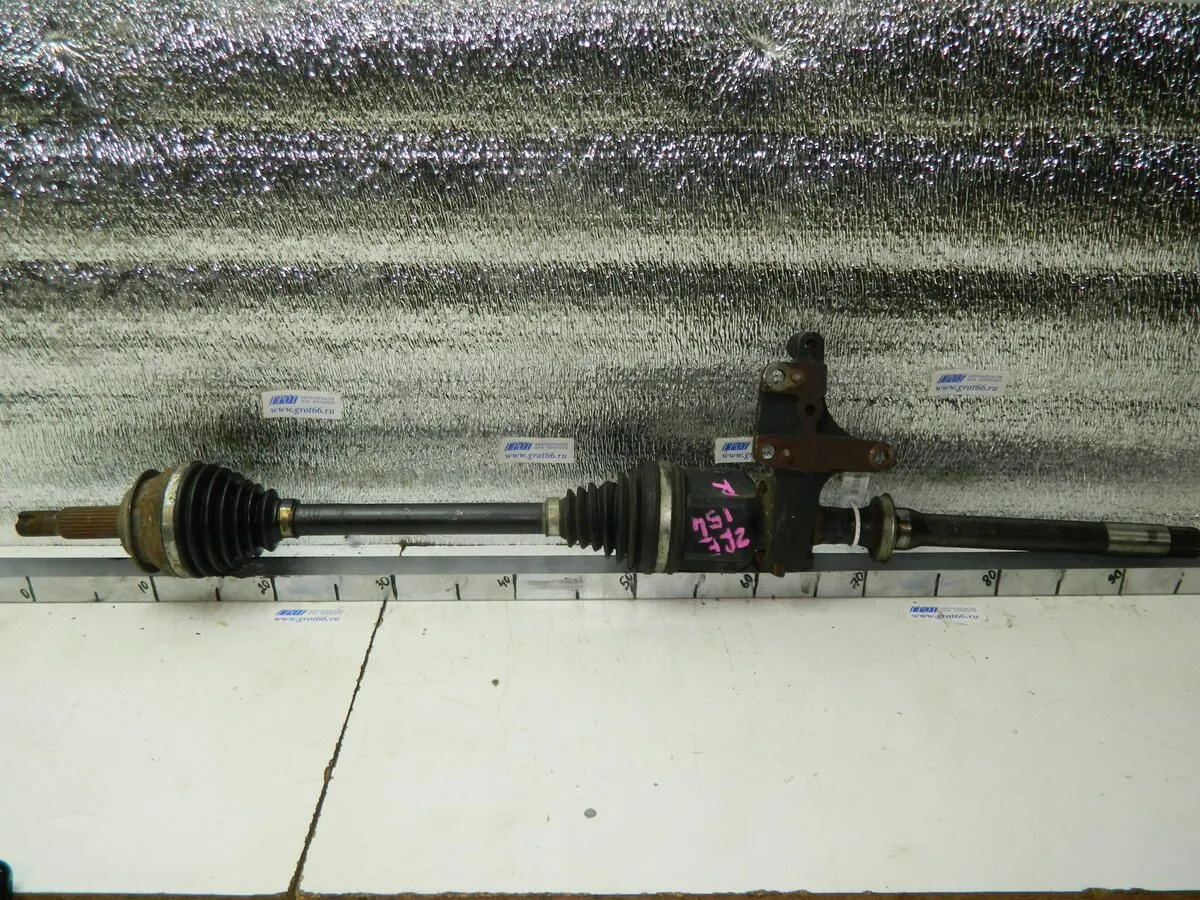 Привод TOYOTA AURIS ZRE154 2ZRFE Перед Прав (Контрактный) 35015290