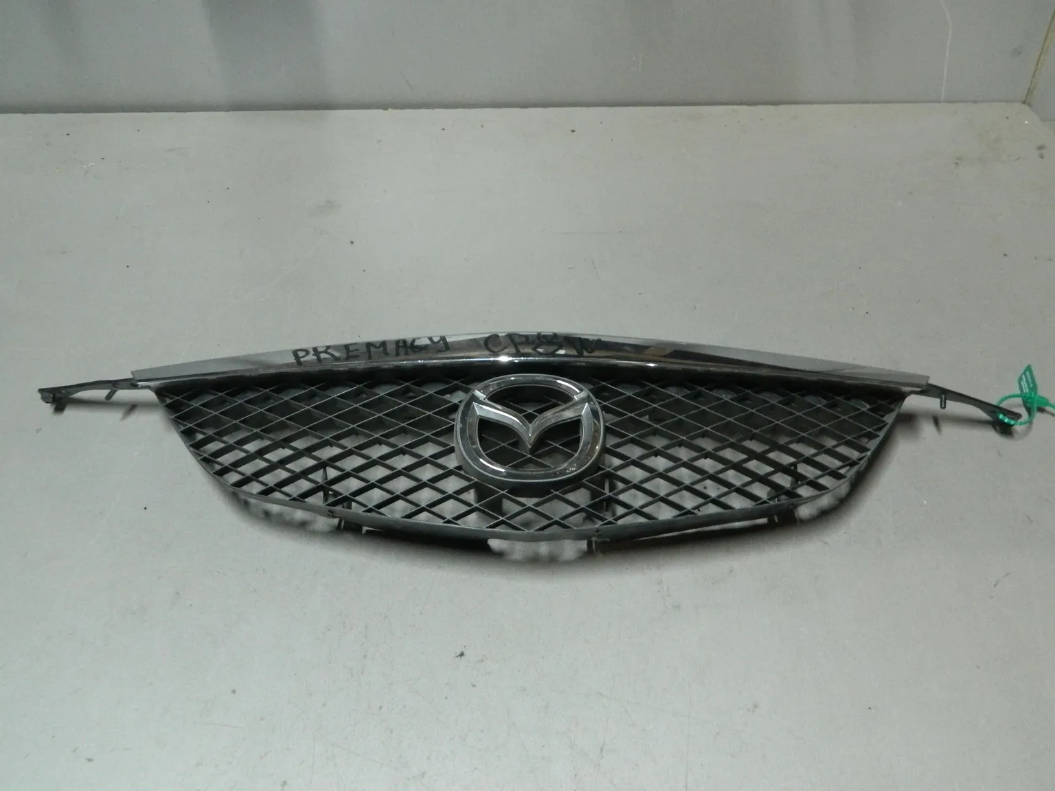 Решетка радиатора MAZDA PREMACY CP8W (Контрактный) 81540894