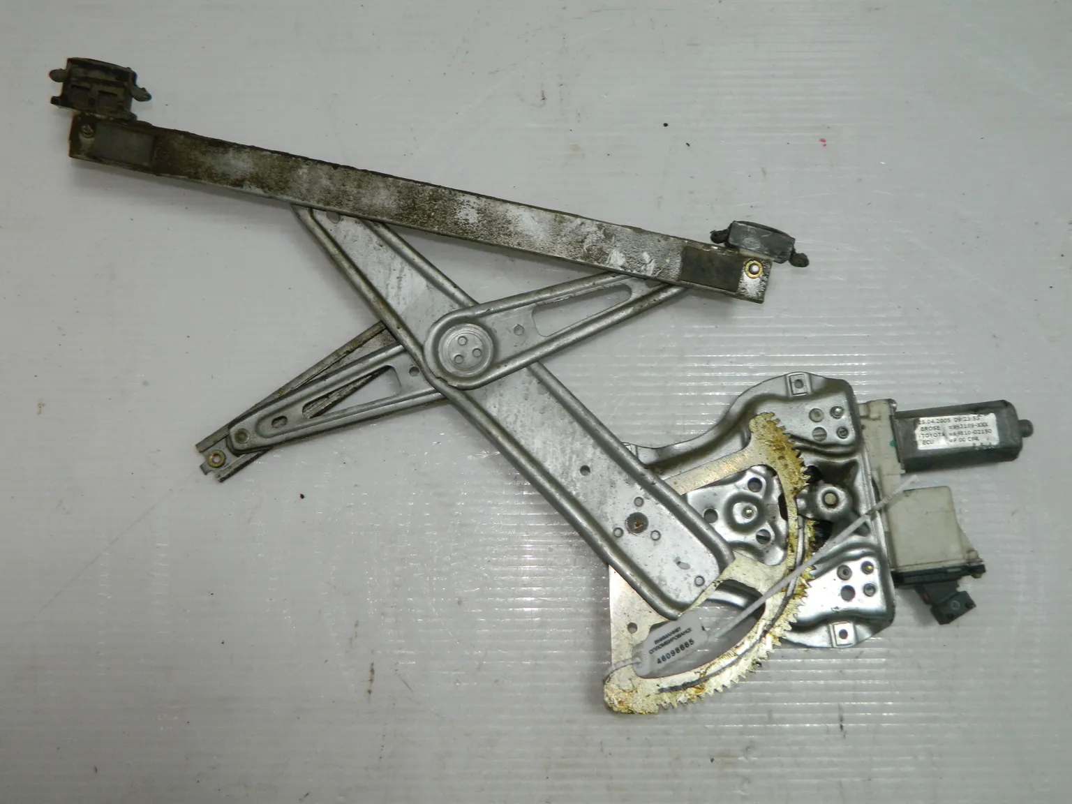 Стеклоподъемник TOYOTA Перед Прав COROLLA E120 46098665 Б/У 69810-02150