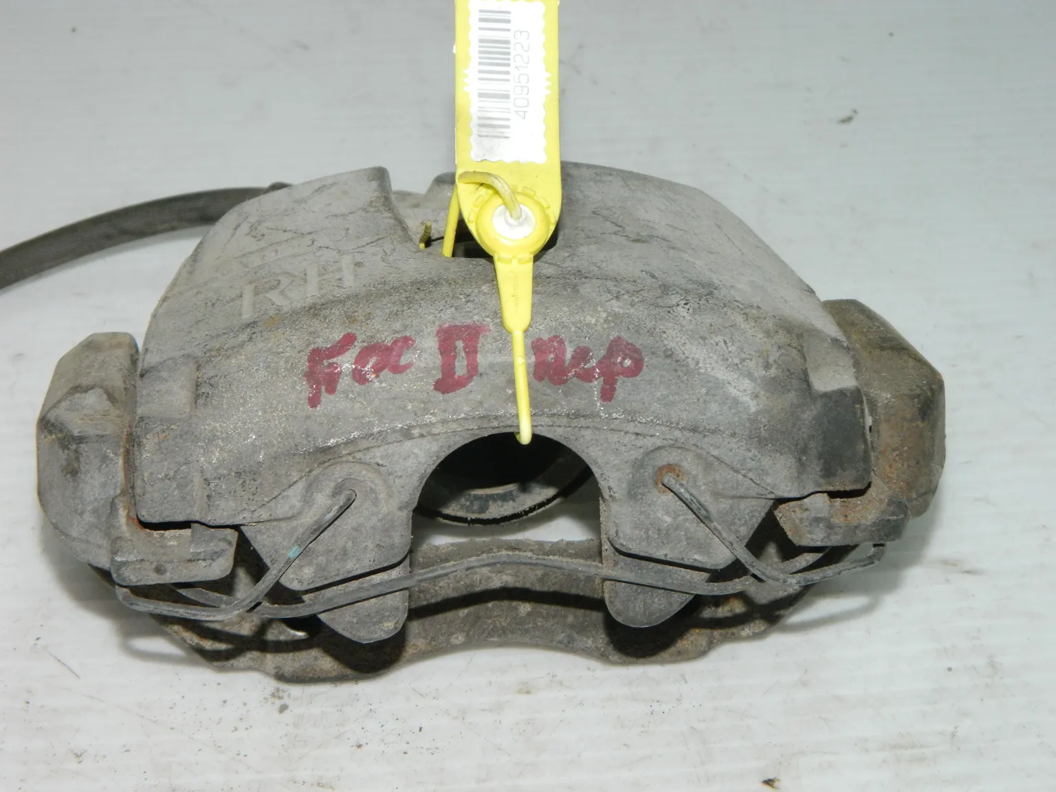 Суппорт тормозной FORD FOCUS 2 Перед Прав 40951223 Б/У