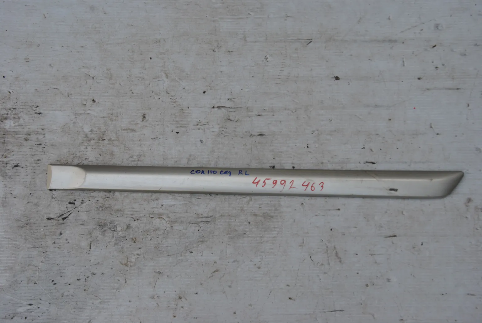 Молдинг двери TOYOTA COROLLA E120 Зад Лев (Б/У) 45992463 7574202140