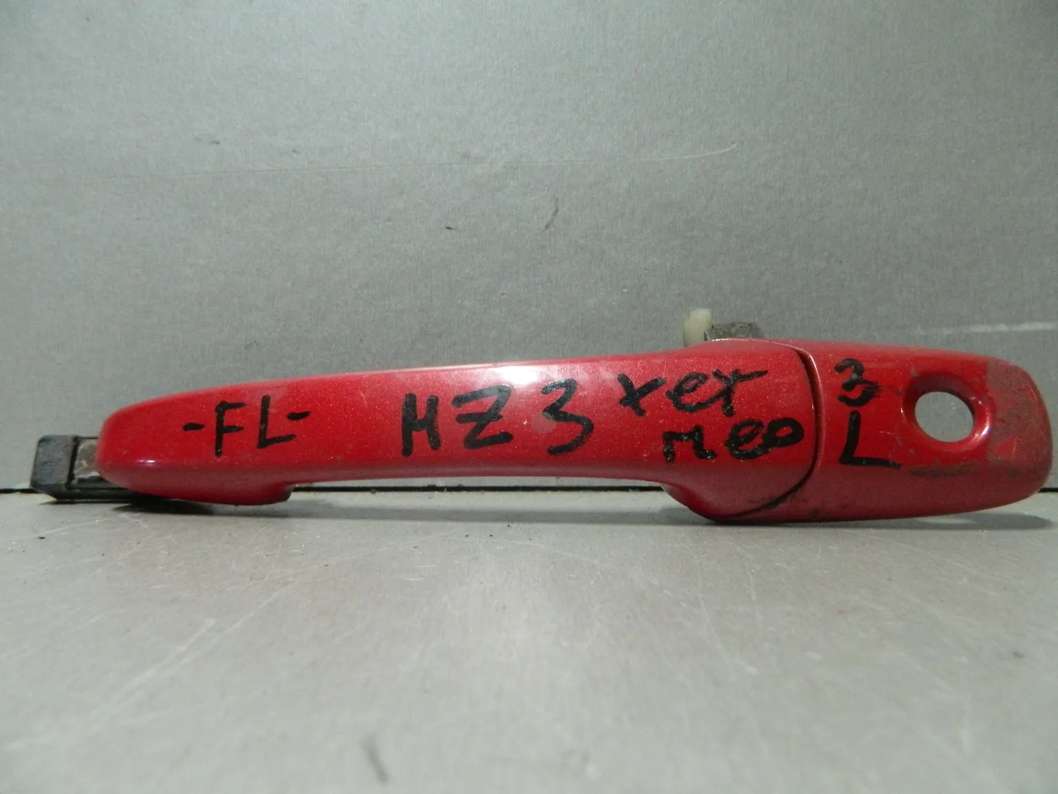 Ручка двери наружная MAZDA MAZDA 3 BK Перед Лев (Контрактный) 81539939