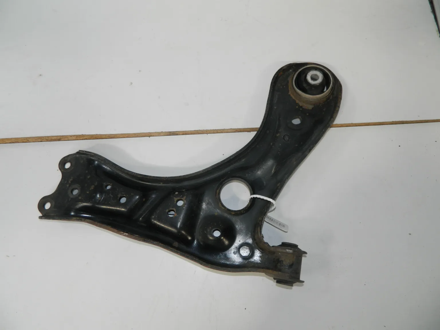 Рычаг подвески Volkswagen Polo MK5 CFN Перед. Лев (Б/У)