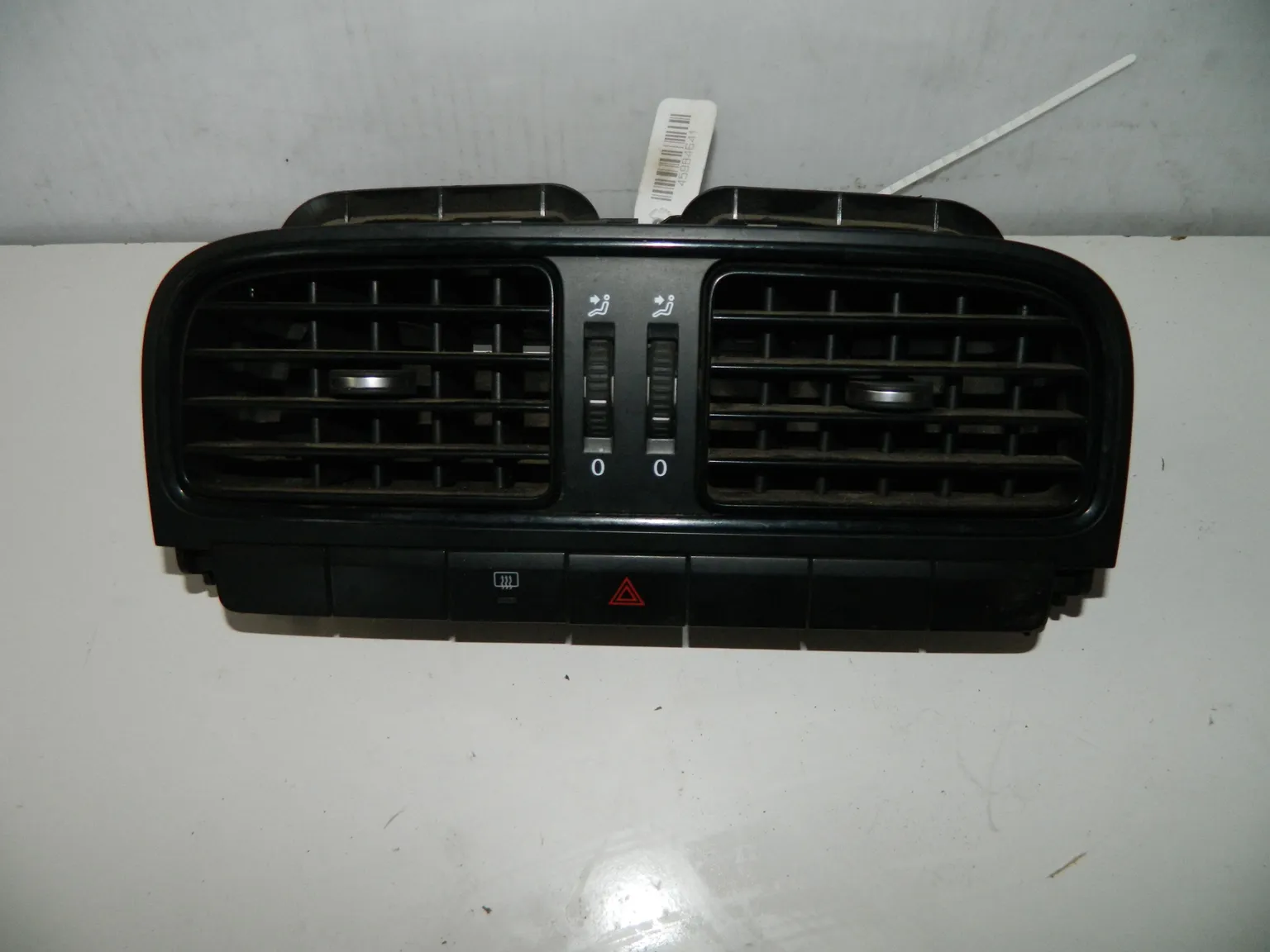 Дефлектор воздушный Volkswagen Polo MK5 CFN (Б/У)