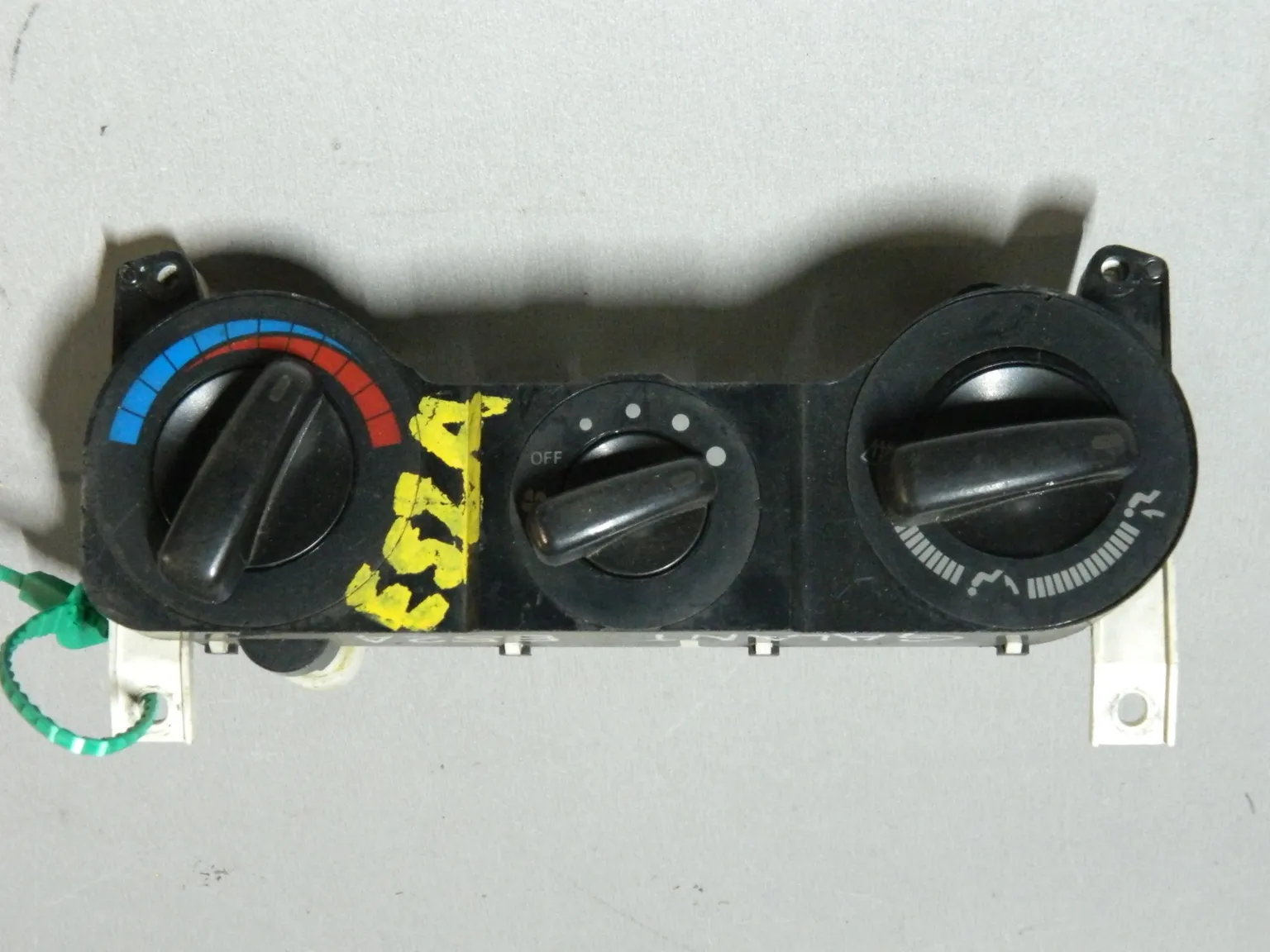 Блок управления климат-контролем MITSUBISHI GALANT E52A (Контрактный) 81540540